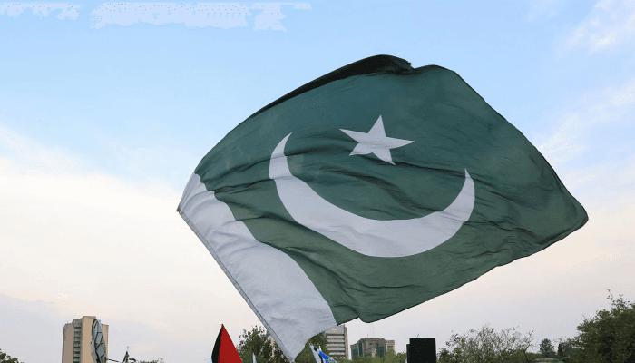 الحكومة الباكستانية تحث الجمهور على تبني تدابير ترشيد الوقود لتجنب مخاطر تعطل الإمدادات