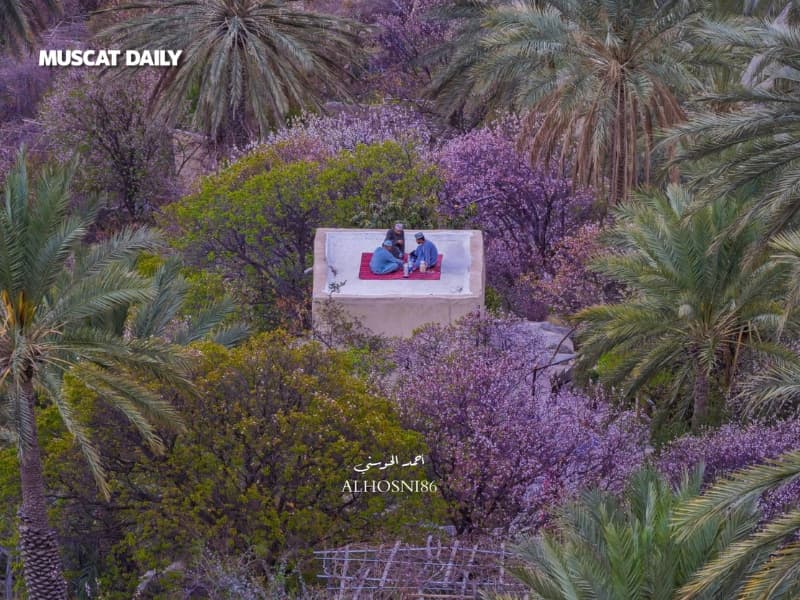 مصور عماني يوثق مشهداً رمضانياً في قرية وكان