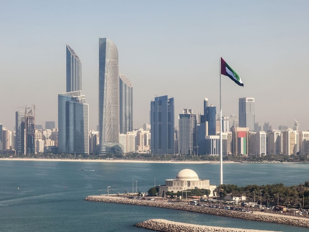 الإمارات: السيطرة على حريق في منطقة الفجيرة للصناعات البترولية