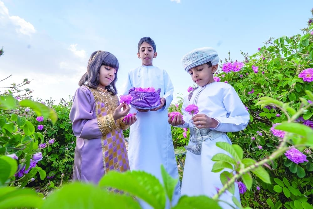 30 مارس الجاري.. انطلاق فعاليات مهرجان موسم ربيع الورد بمحافظة الداخلية